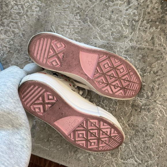 Converse Red Love Accents Valentine’s Day 2022 Collection Hightop - Picture 5 of 8